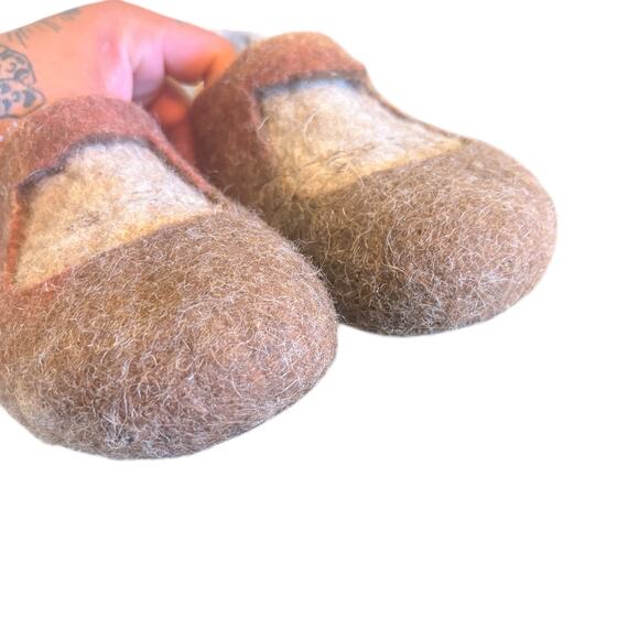Jurga Felt Life Brown Beige Wool Felt & Organic Upper Latex Bottom Cat Slippers - Picture 14 of 16